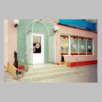 111-1087 Wehlau 2002. Das neue Cafe -Wehlau- in Wehlau in der Kleinen Vorstadt..jpg